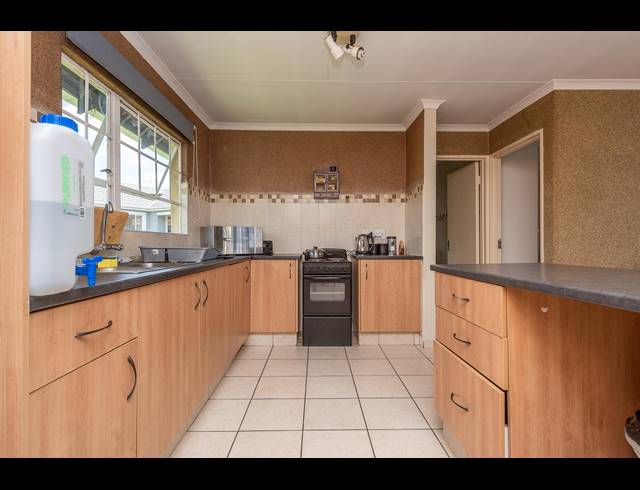 1 BEDROOM TOWNHOUSE SOLD IN MEYERSDAL